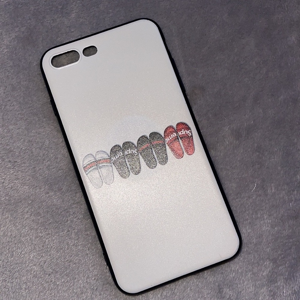 FREE‼️ Supreme iPhone 8 Plus slippers case